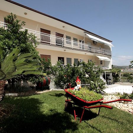 Apartment Carmen Trogir Ngoại thất bức ảnh