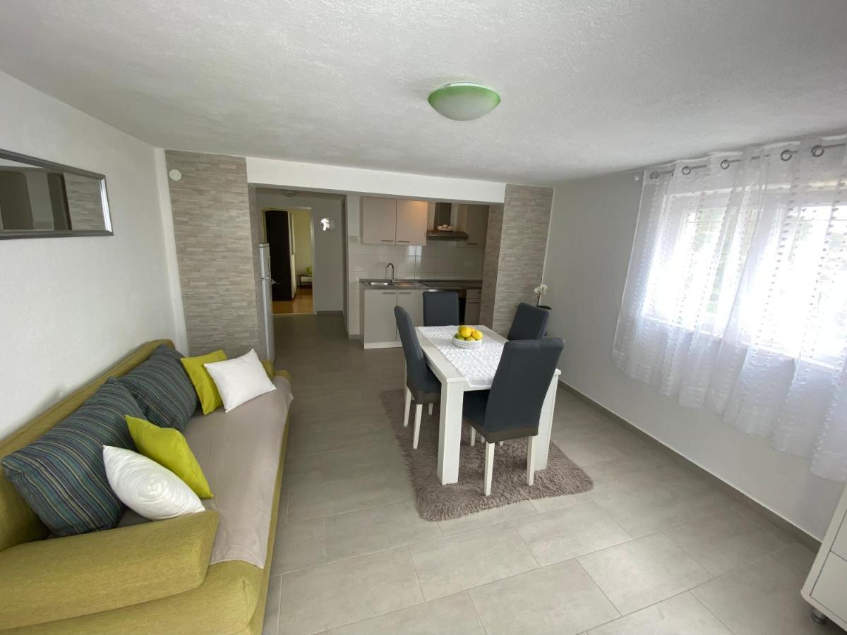 Apartment Carmen Trogir Ngoại thất bức ảnh