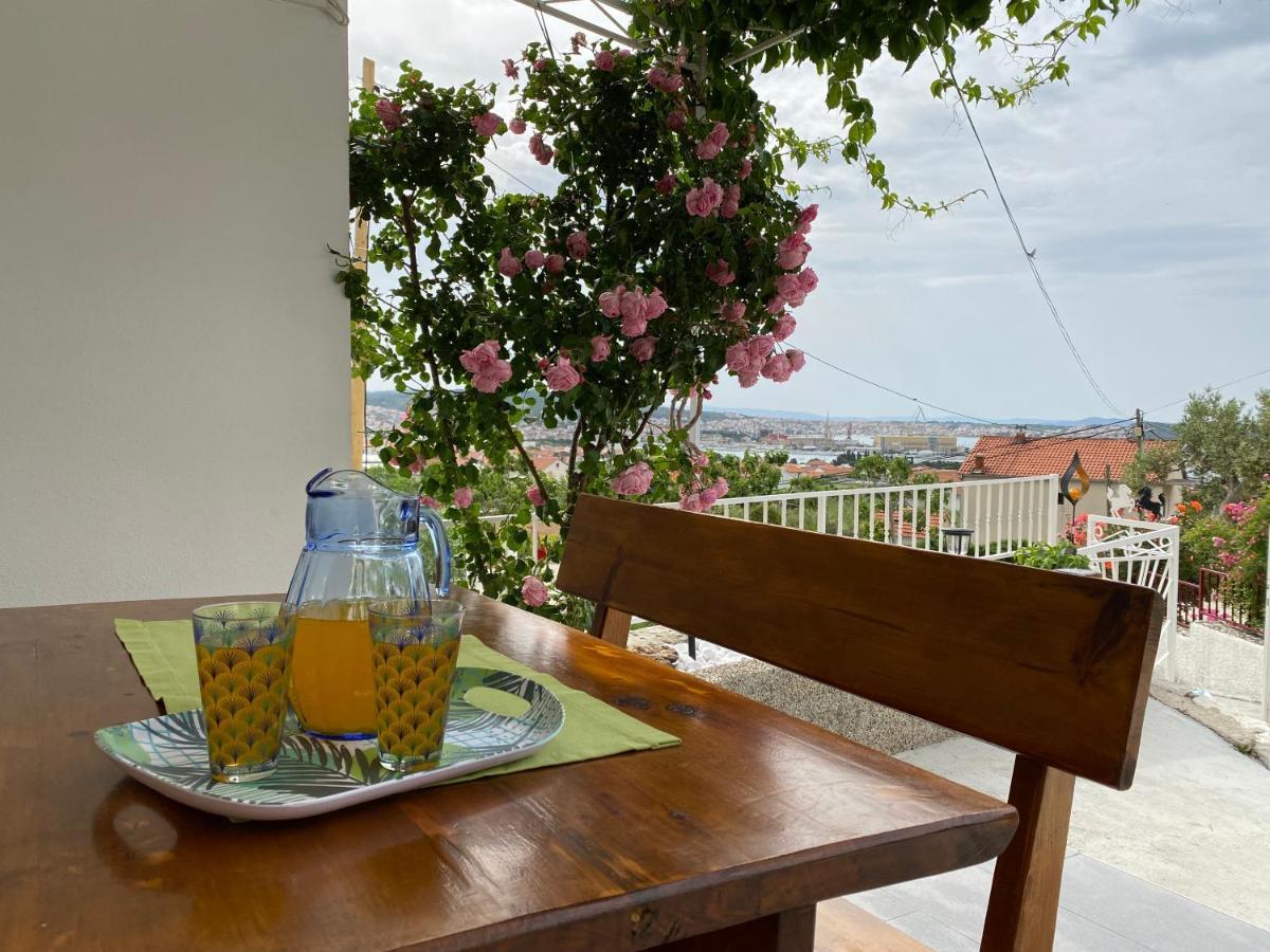 Apartment Carmen Trogir Ngoại thất bức ảnh