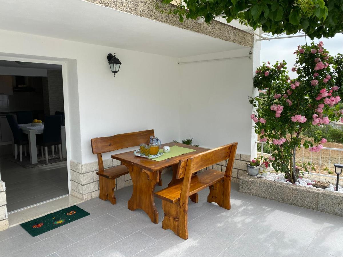 Apartment Carmen Trogir Ngoại thất bức ảnh