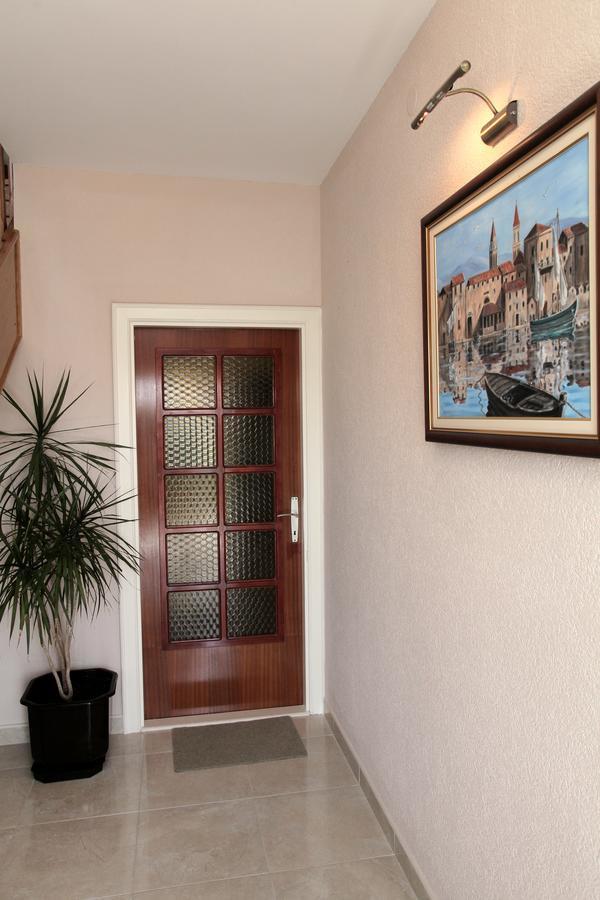 Apartment Carmen Trogir Ngoại thất bức ảnh