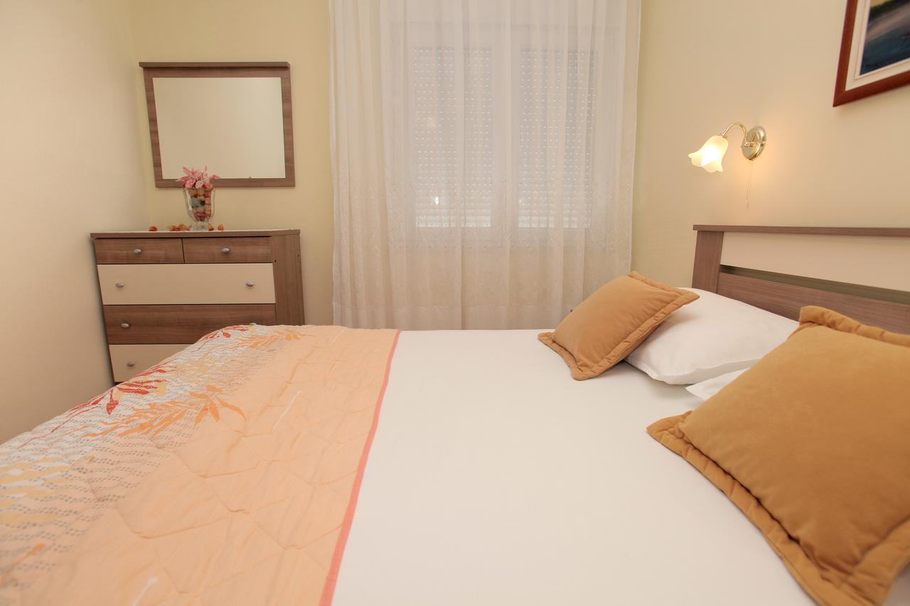 Apartment Carmen Trogir Ngoại thất bức ảnh