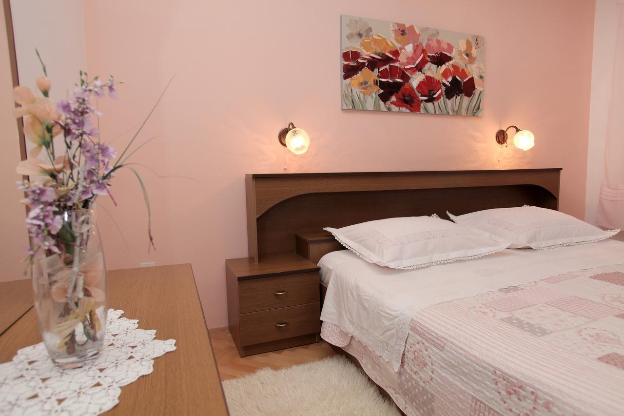 Apartment Carmen Trogir Ngoại thất bức ảnh