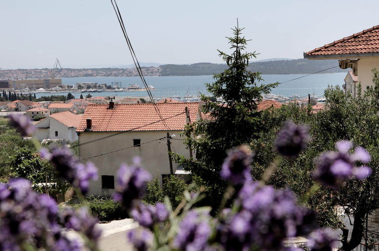 Apartment Carmen Trogir Ngoại thất bức ảnh