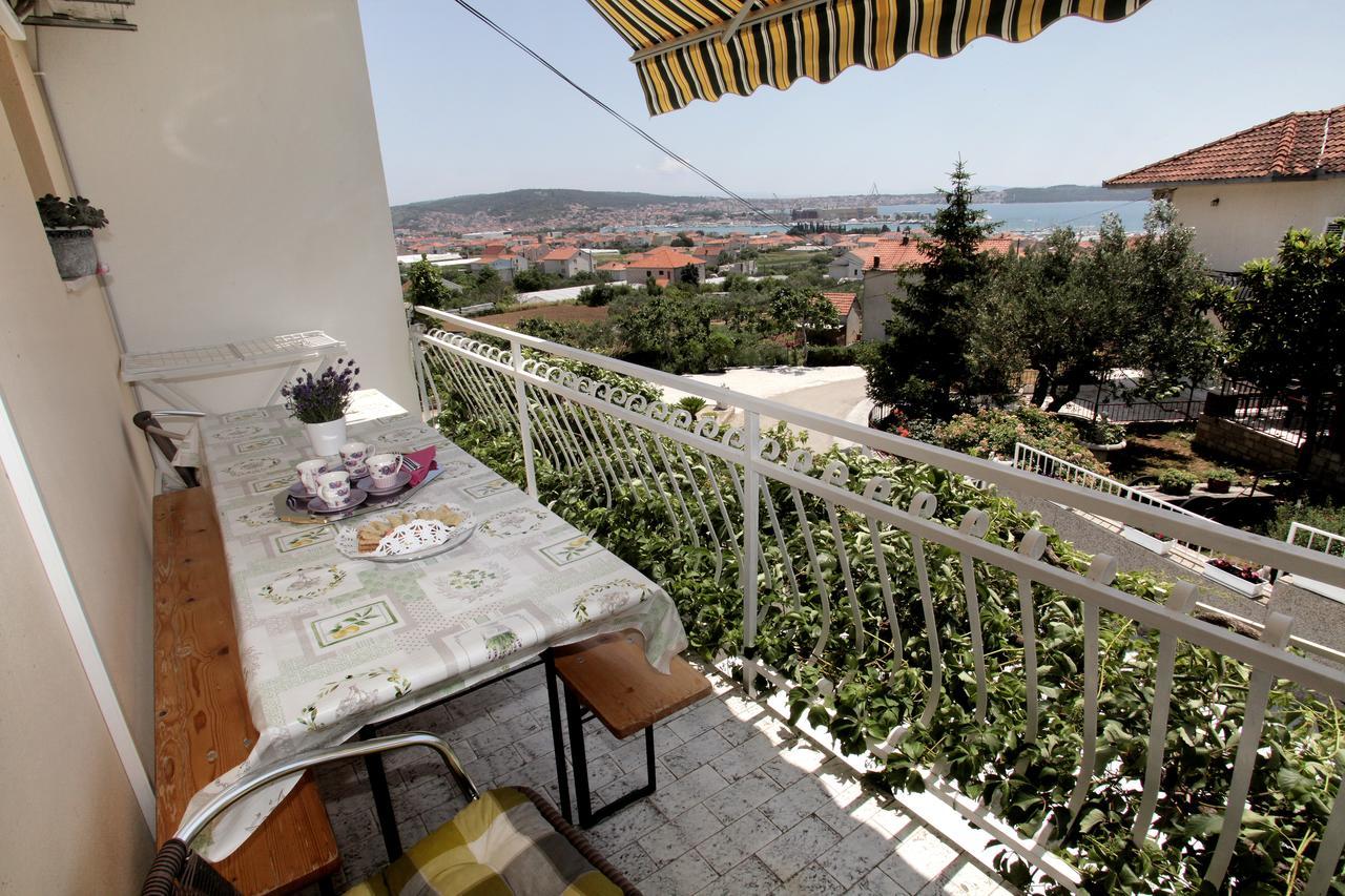 Apartment Carmen Trogir Ngoại thất bức ảnh